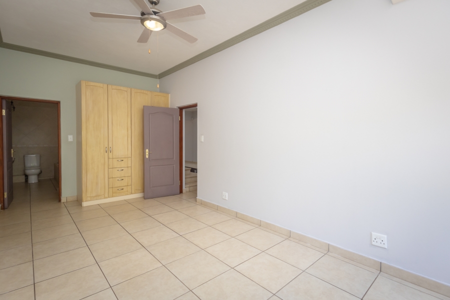 6 Bedroom Property for Sale in The Coves North West